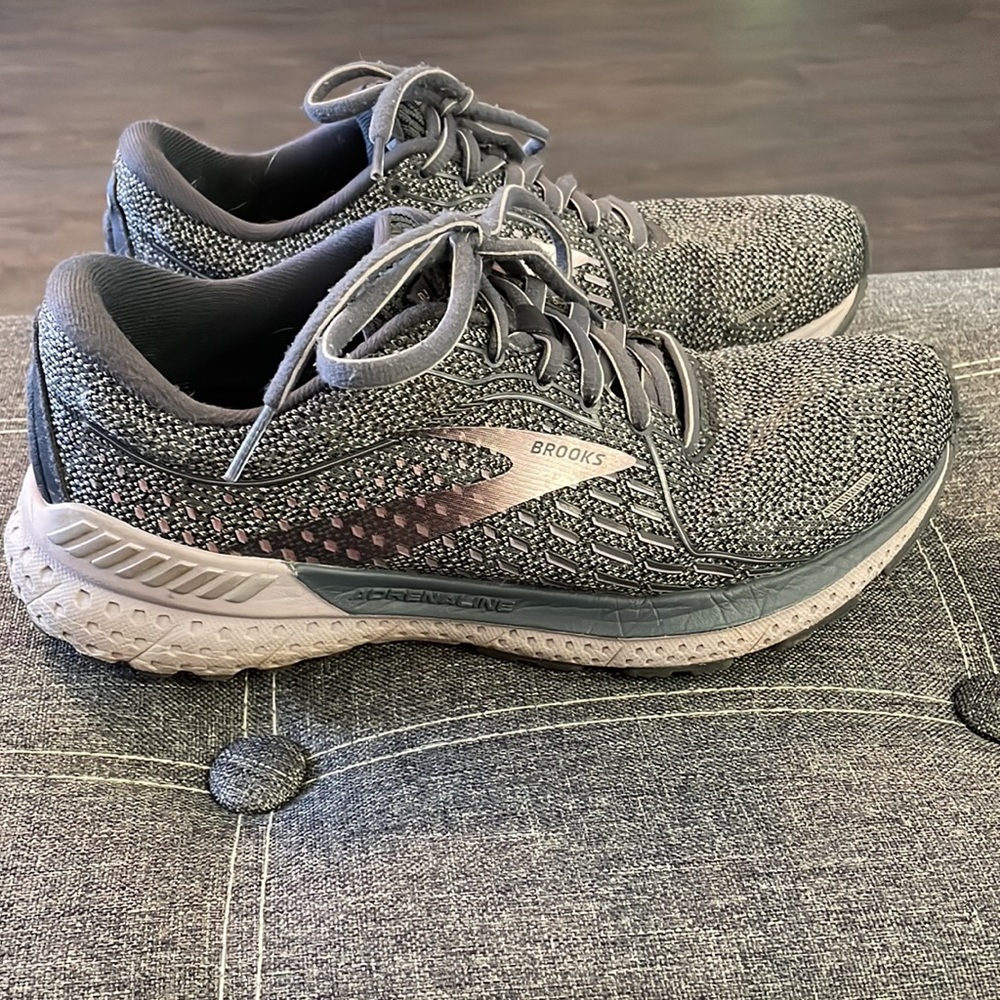 Brooks adrenaline 21 Grey/dark purple tennis shoes! Make me an offer! 😊